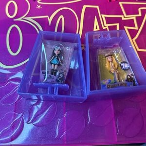 Series 4 Bratz Mini Dolls Set - Blue and Yellow